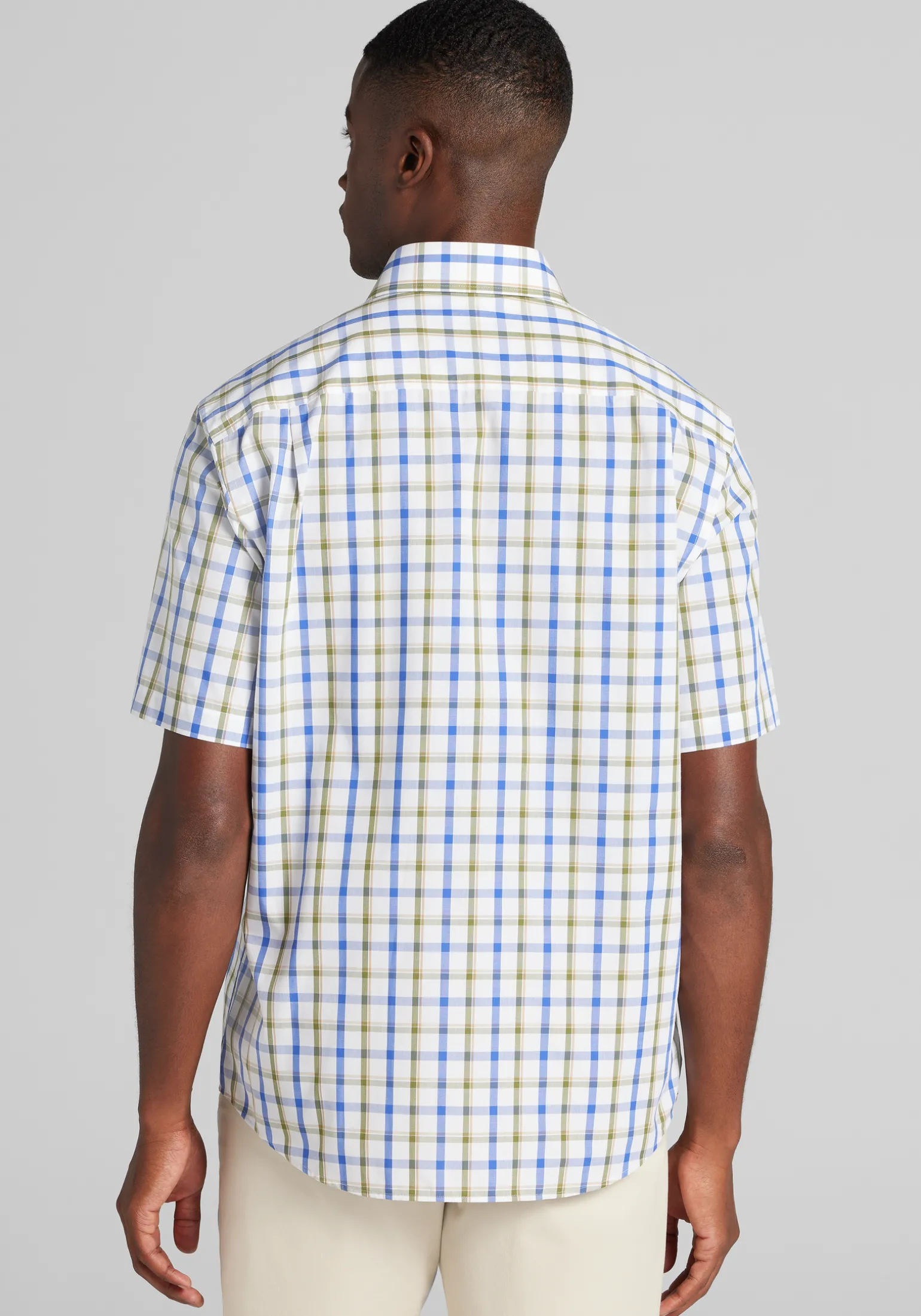 1905 Collection Tailored Fit Large Plaid Short Sleeve Button Up Shirt