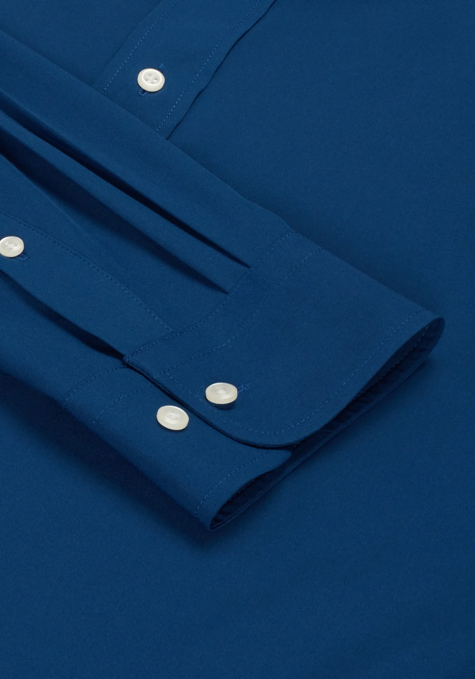 1905 Collection Traditional Fit Spread Collar Solid 4-Way Stretch Dress Shirt