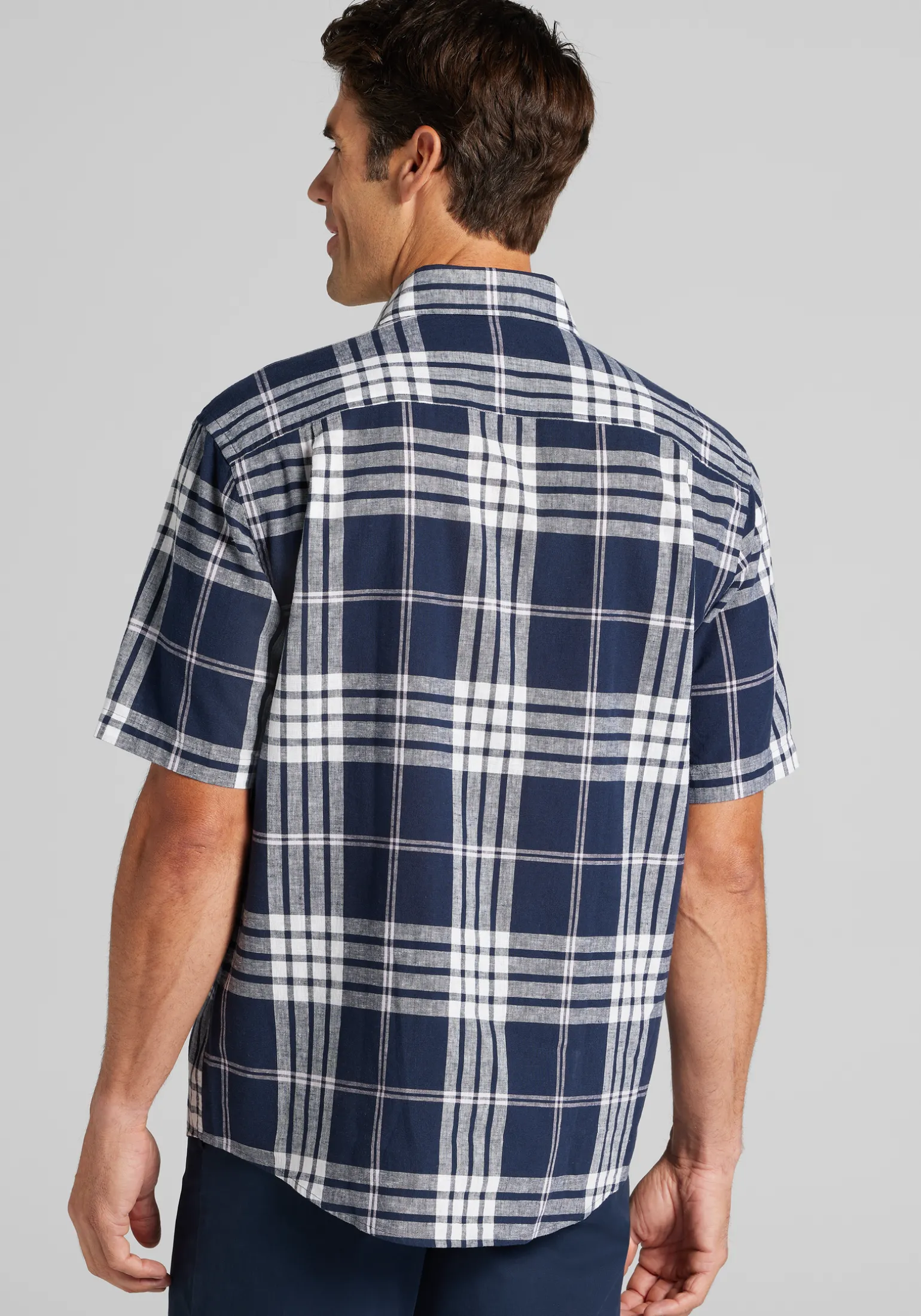 Jos. A. Bank Traditional Fit Large Plaid Short Sleeve Button Up Shirt