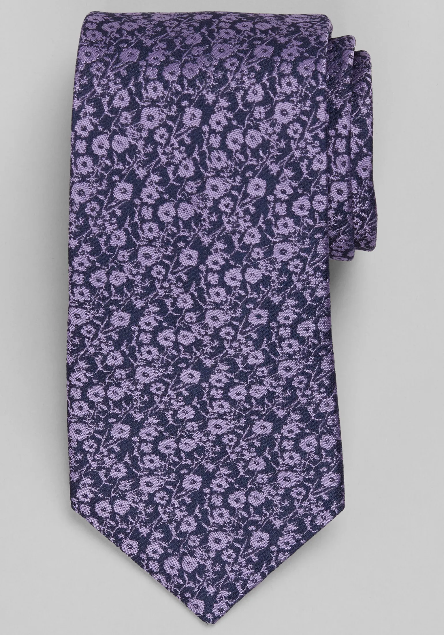 Traveler® Collection Minimono Floral Tie