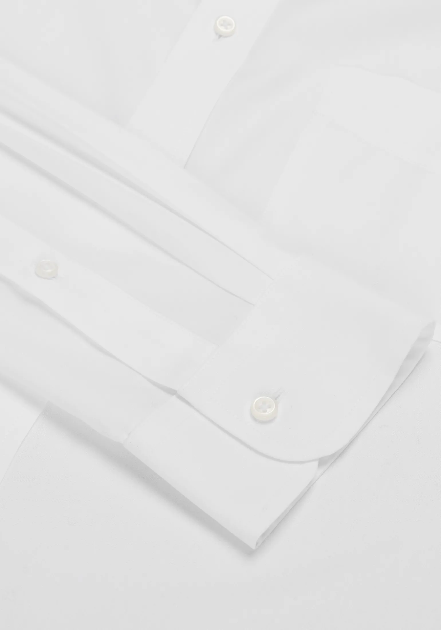 Traveler Collection Slim Fit Spread Collar Solid Dress Shirt