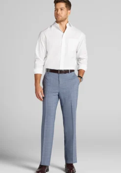 Traveler® Collection Tailored Fit Spread Collar Solid Dress Shirt