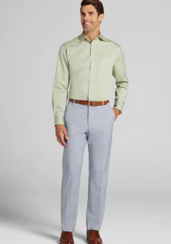 Traveler® Collection Tailored Fit Spread Collar Solid Dress Shirt