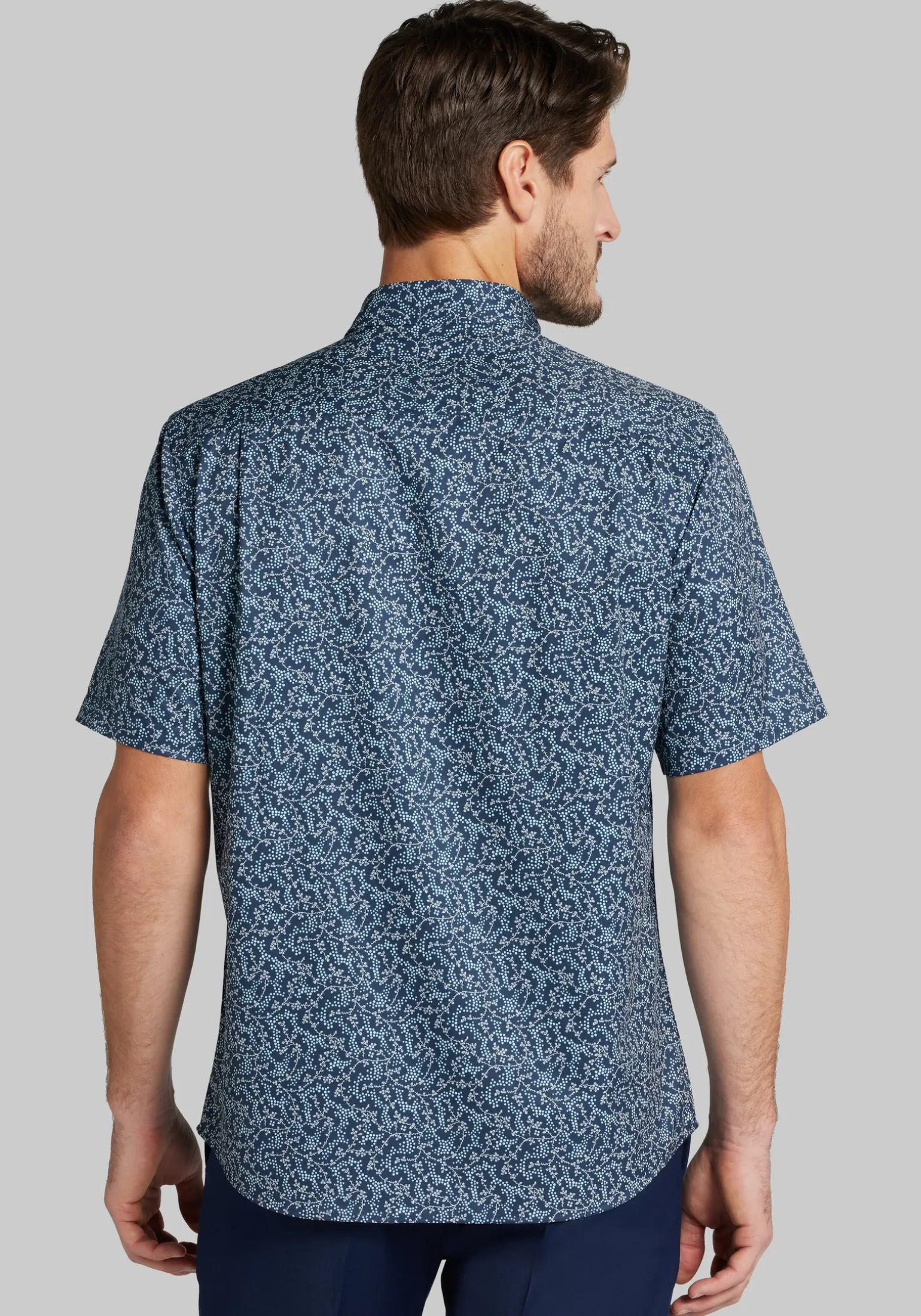 Traveler® COOLMOTION Tailored Fit Grapes 4-way Stretch Short Sleeve Button Up Shirt