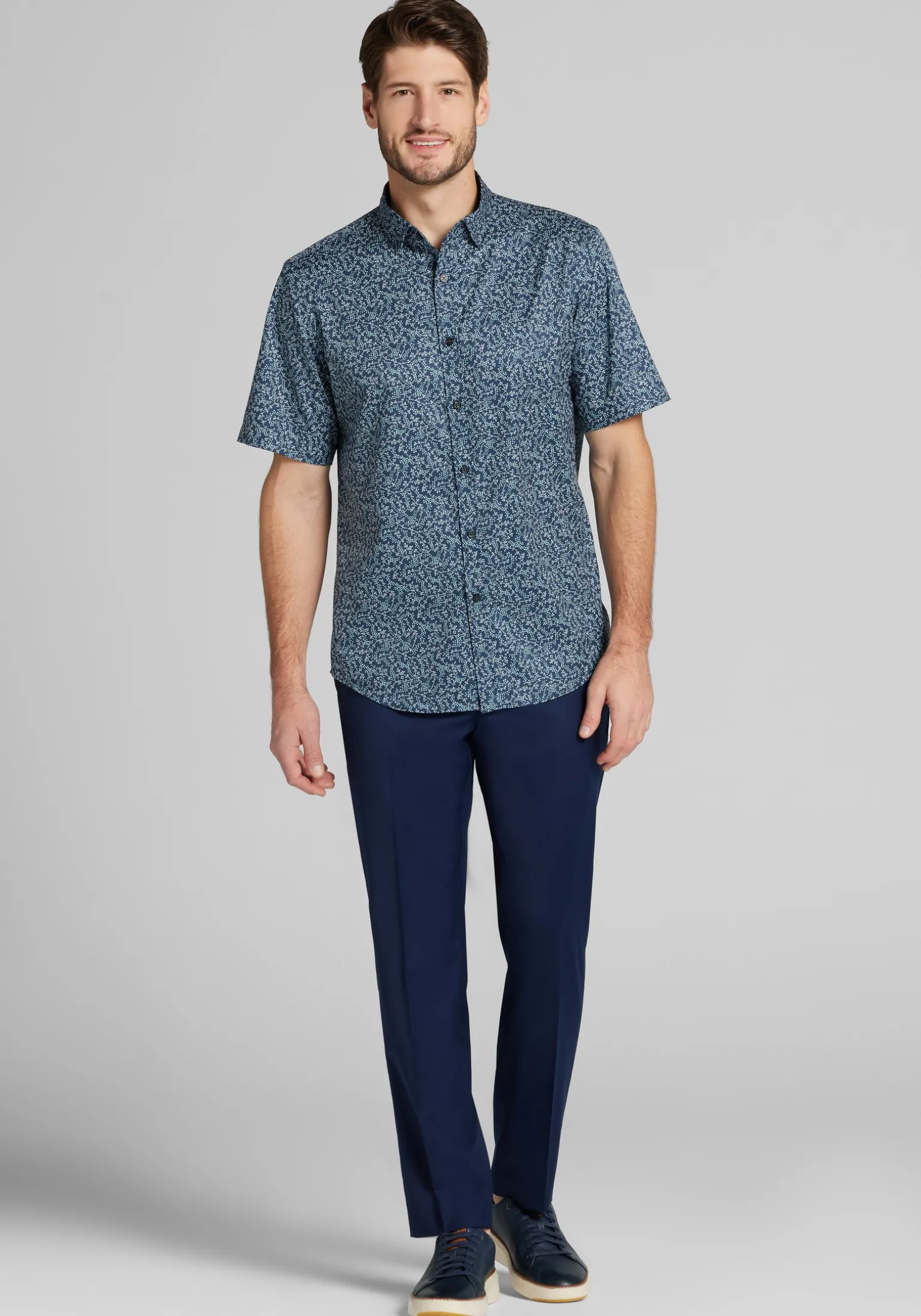 Traveler® COOLMOTION Tailored Fit Grapes 4-way Stretch Short Sleeve Button Up Shirt