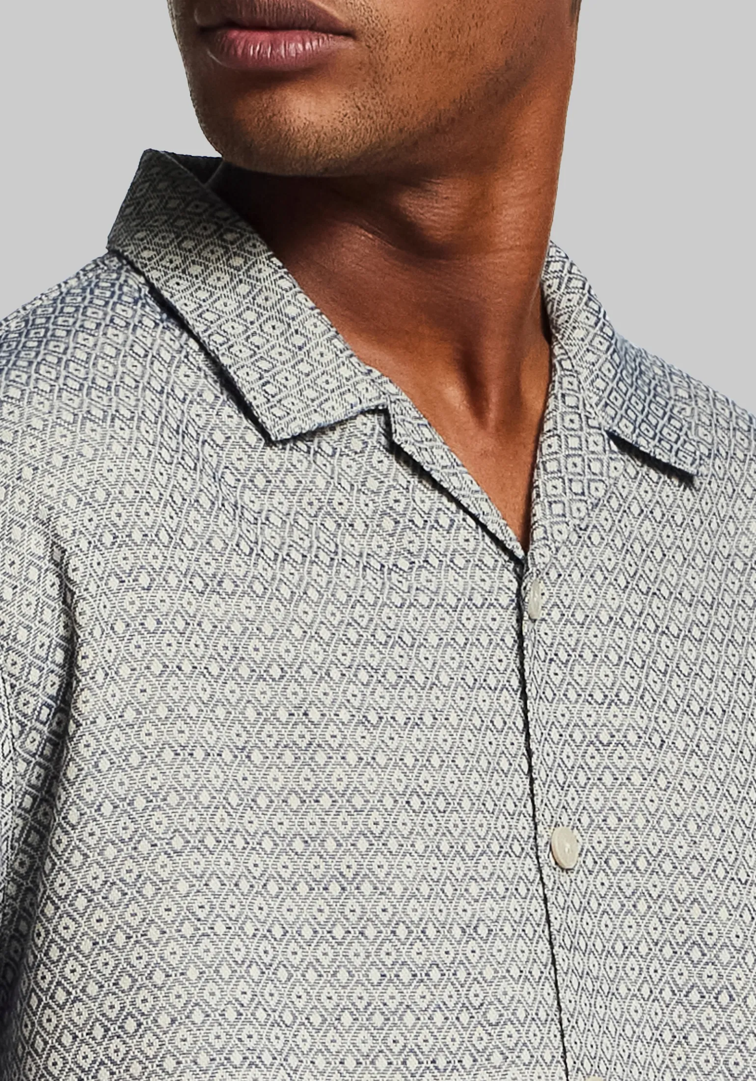 Weatherproof Vintage Traditional Fit Jacquard Coatfront Knit Button Up Shirt
