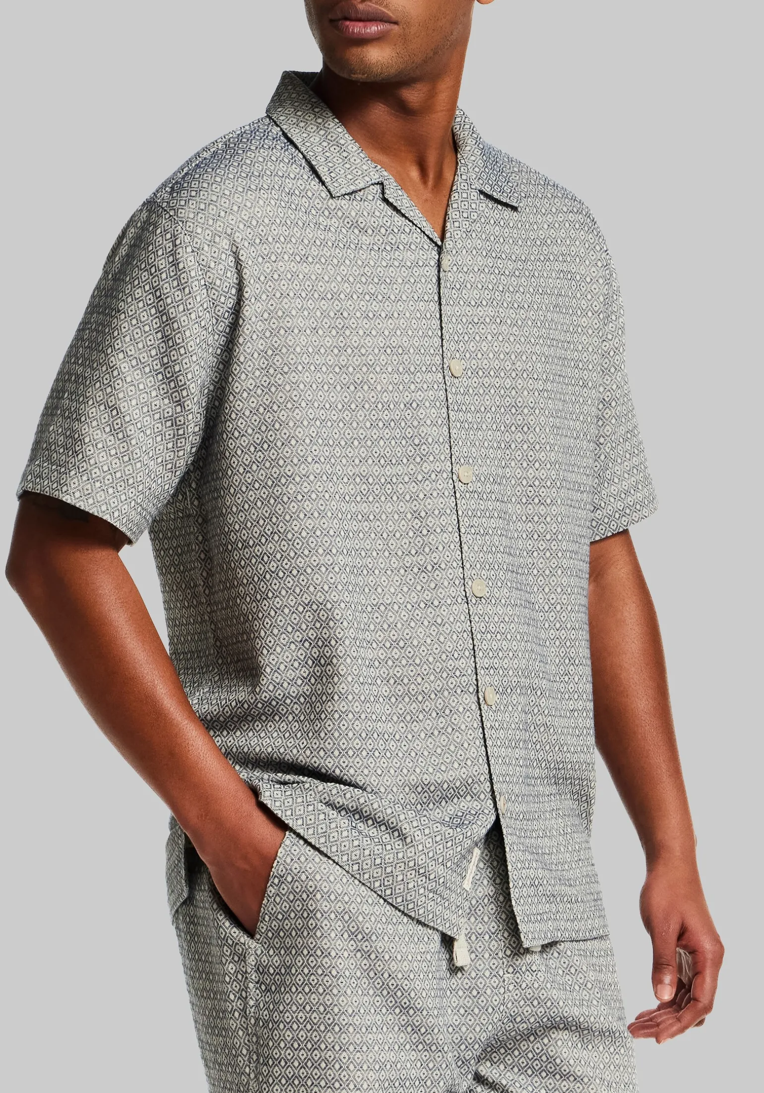 Weatherproof Vintage Traditional Fit Jacquard Coatfront Knit Button Up Shirt