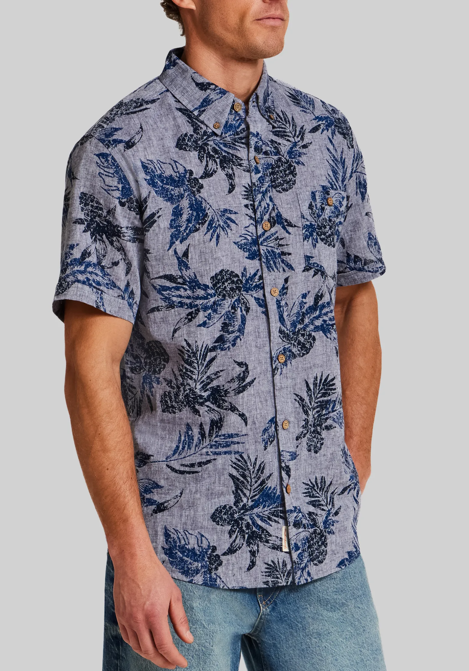 Weatherproof Vintage Traditional Fit Tropical Button Up Hawaiian Shirt
