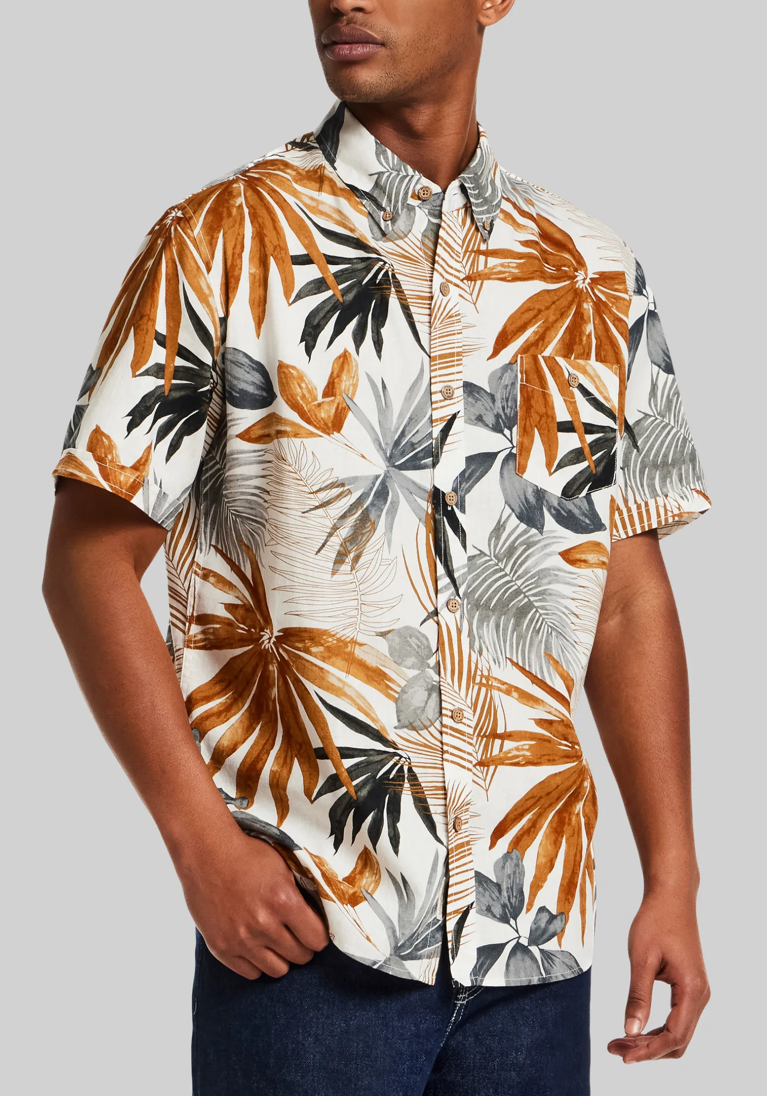 Weatherproof Vintage Traditional Fit Tropical Button Up Hawaiian Shirt