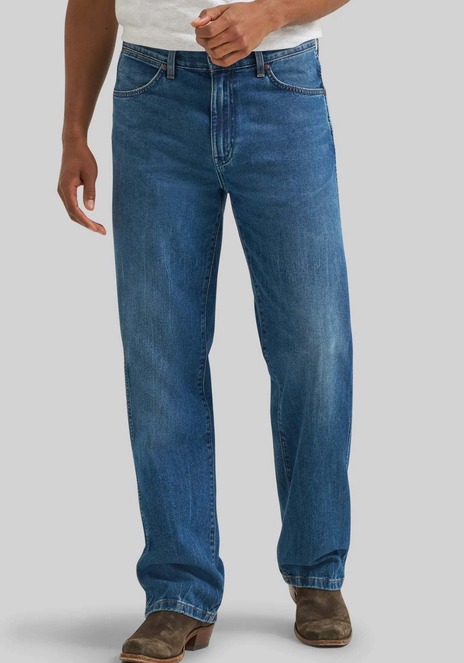 Wrangler Retro Tailored Fit Straight Jeans